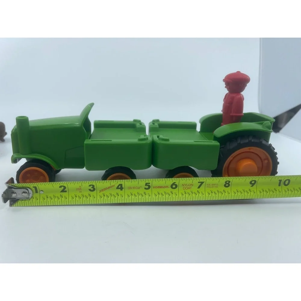 SmartMax My First Farm Tractor Magnetic Building Set Green Horses Fences Farmer